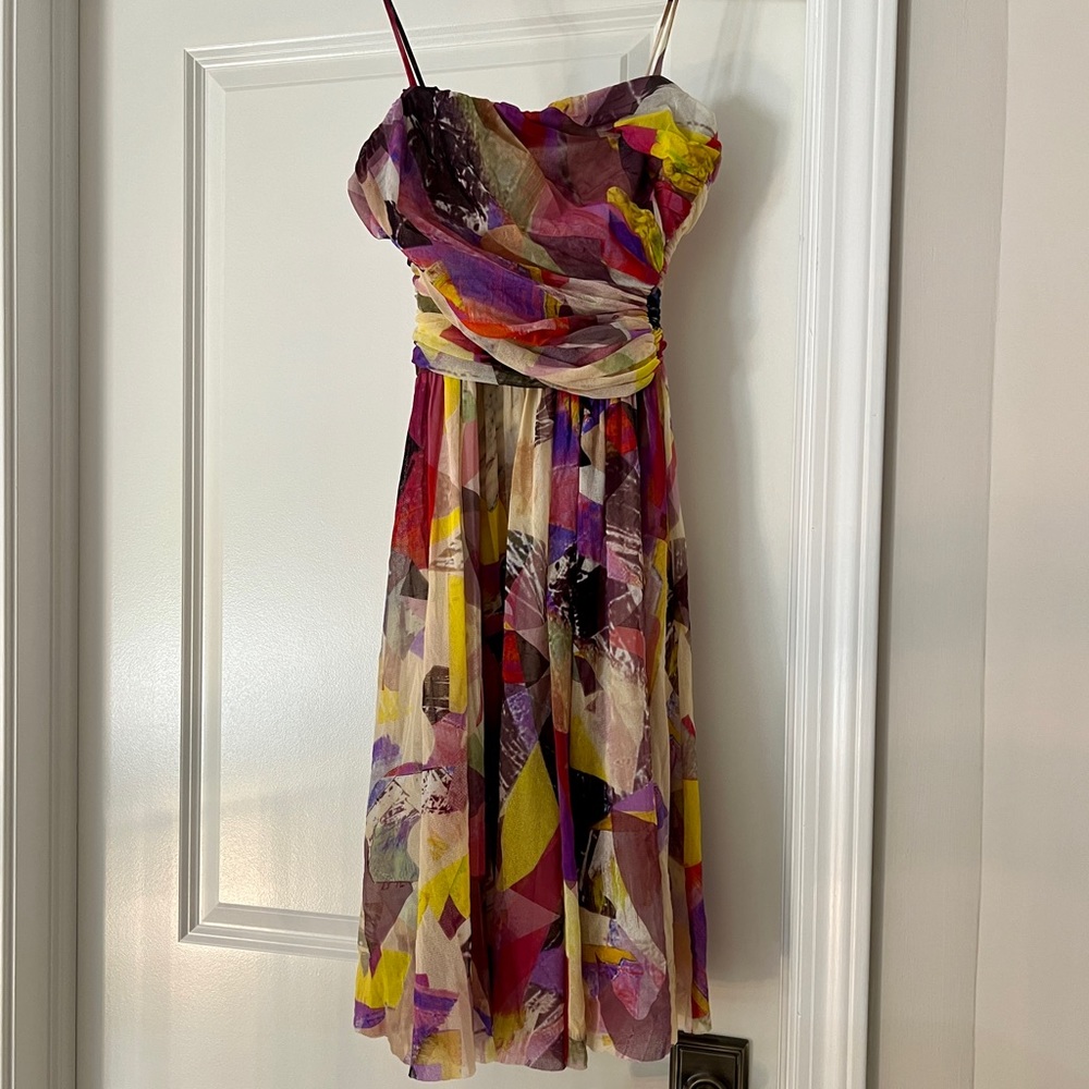 Medium FUZZI dress. Made in Italy. Beautiful print with breathable fabric